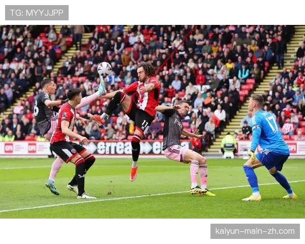 富勒姆伊沃比罗宾逊手腕绷带现象反映现代足球负荷特征 富勒姆伊沃比罗宾逊手腕绷带现象反映现代足球负荷特征